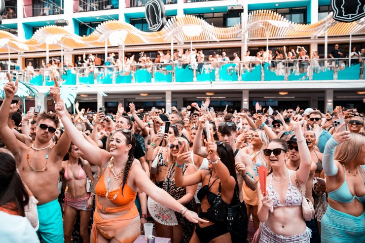 Ben Hemsley Pool Party | Ibiza Rocks