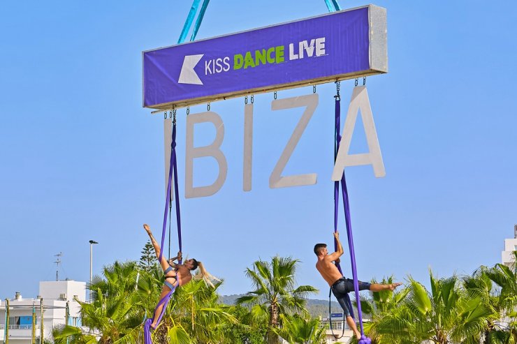 KISS Dance Live Poolparty | O Beach