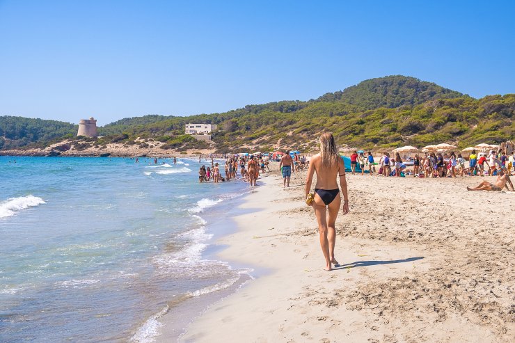 Playa d'en Bossa beach | Ibiza Spotlight