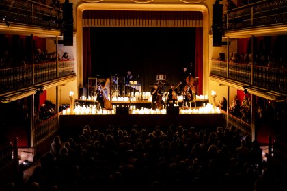 Der emotionale Romantico Clasico von Eivissa Daurada begeistert das Publikum im Teatro Pereyra