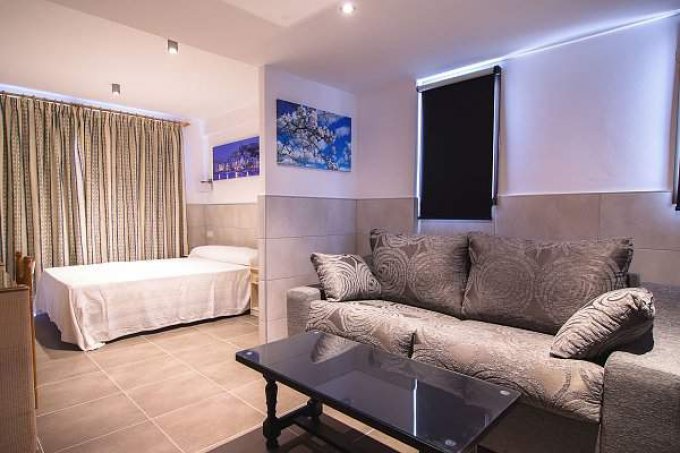 El Puerto Hotel & Apartments, Ibiza - bedroom