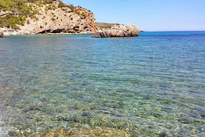 Cala Xarraca - clear waters